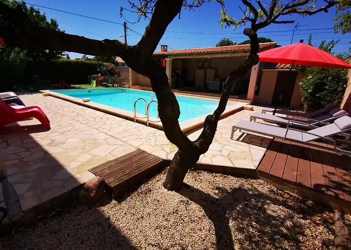 Gites Avec Grande Piscine Et Sa Terrasse Privative