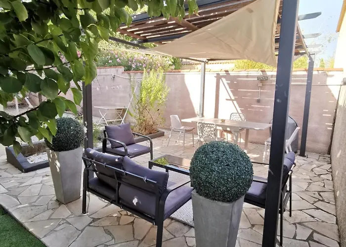 Gites Avec Grande Piscine Et Sa Terrasse Privative