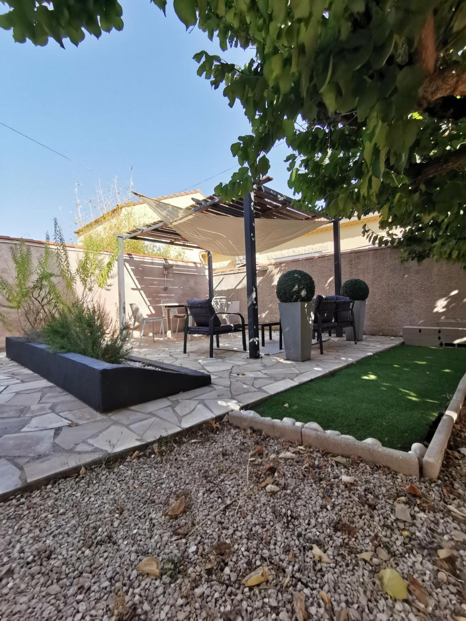 Avec Grande Piscine Et Sa Terrasse Privative *